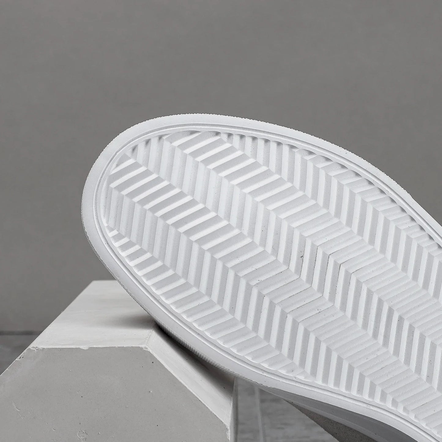 Stride Sneakers