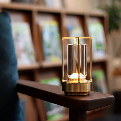 Arkyn - Uppladdningsbar bordslampa för Norden