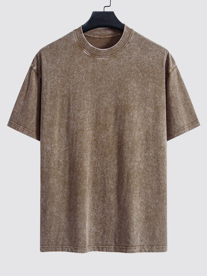 Enkel tvättad, sliten oversize t-shirt med nedhasade axelsömmar