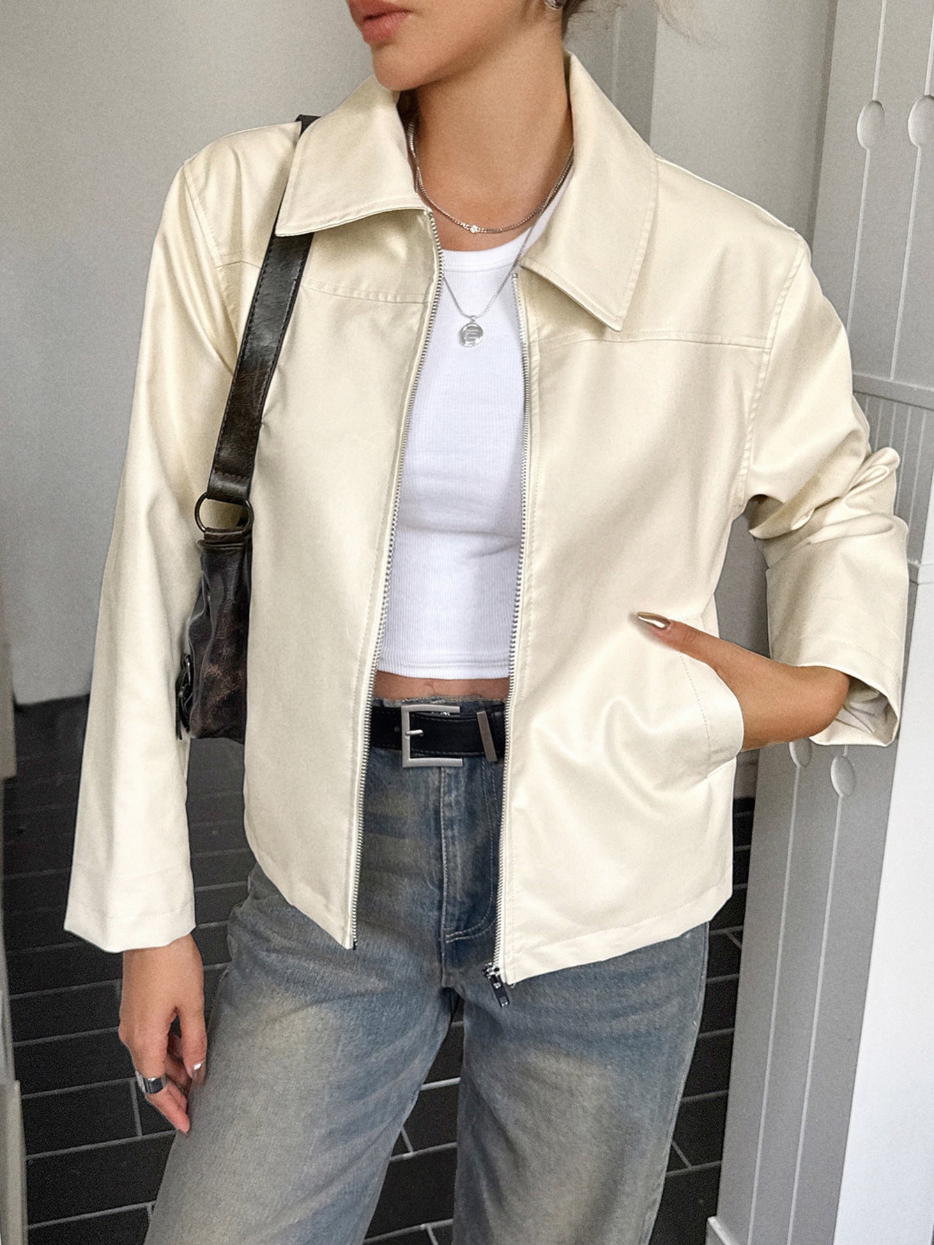Avancerade Minimalistiska Långärmade Läderjackor för Kvinnor