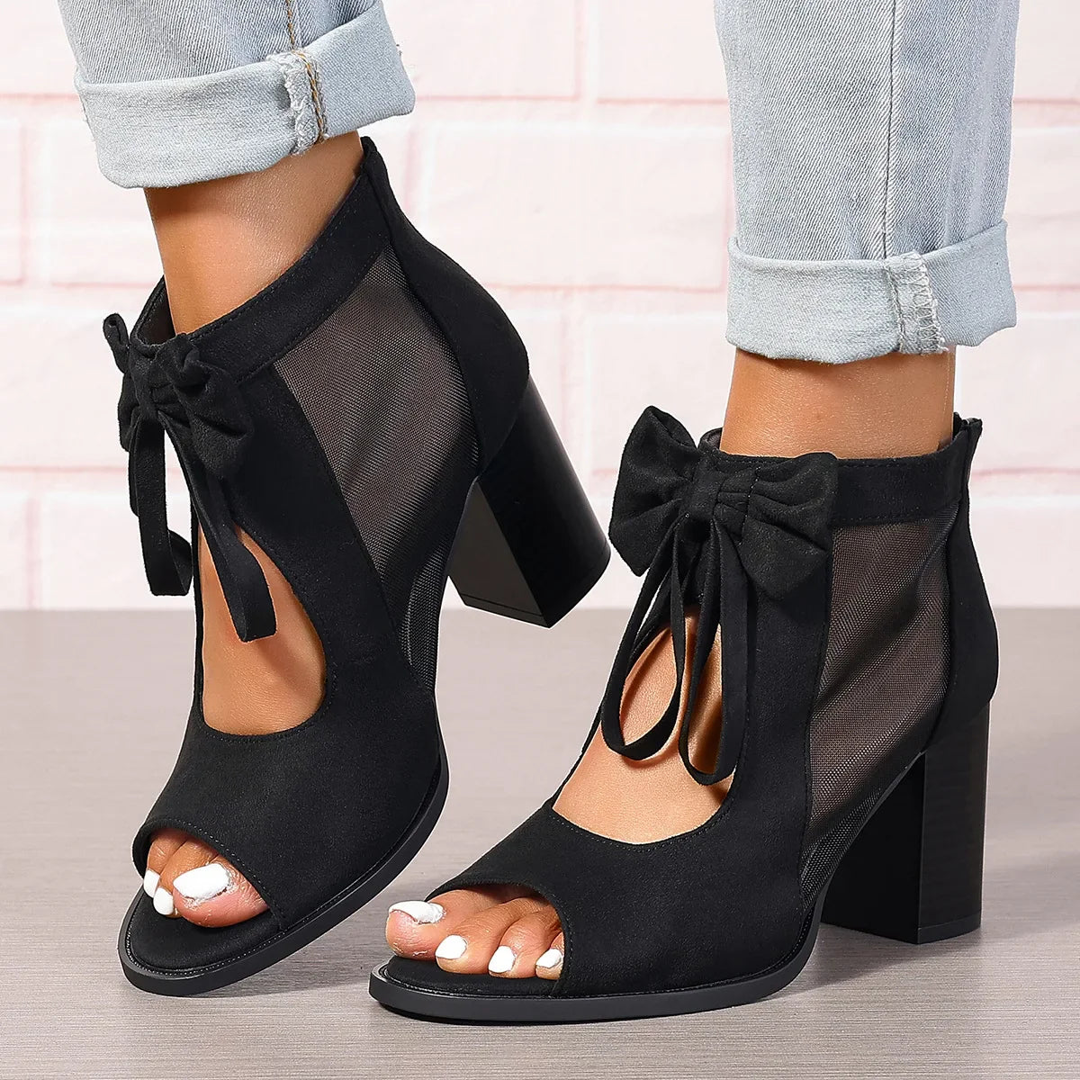 Liora rosettklack