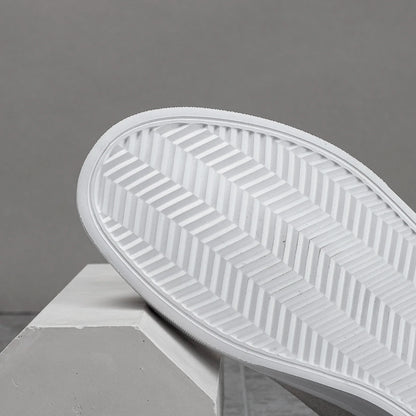 Stride Sneakers