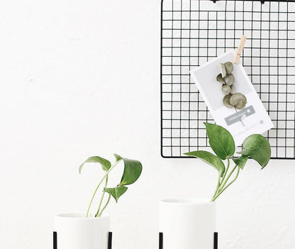 Ida - Blomkrukor i keramik med modernt ställ